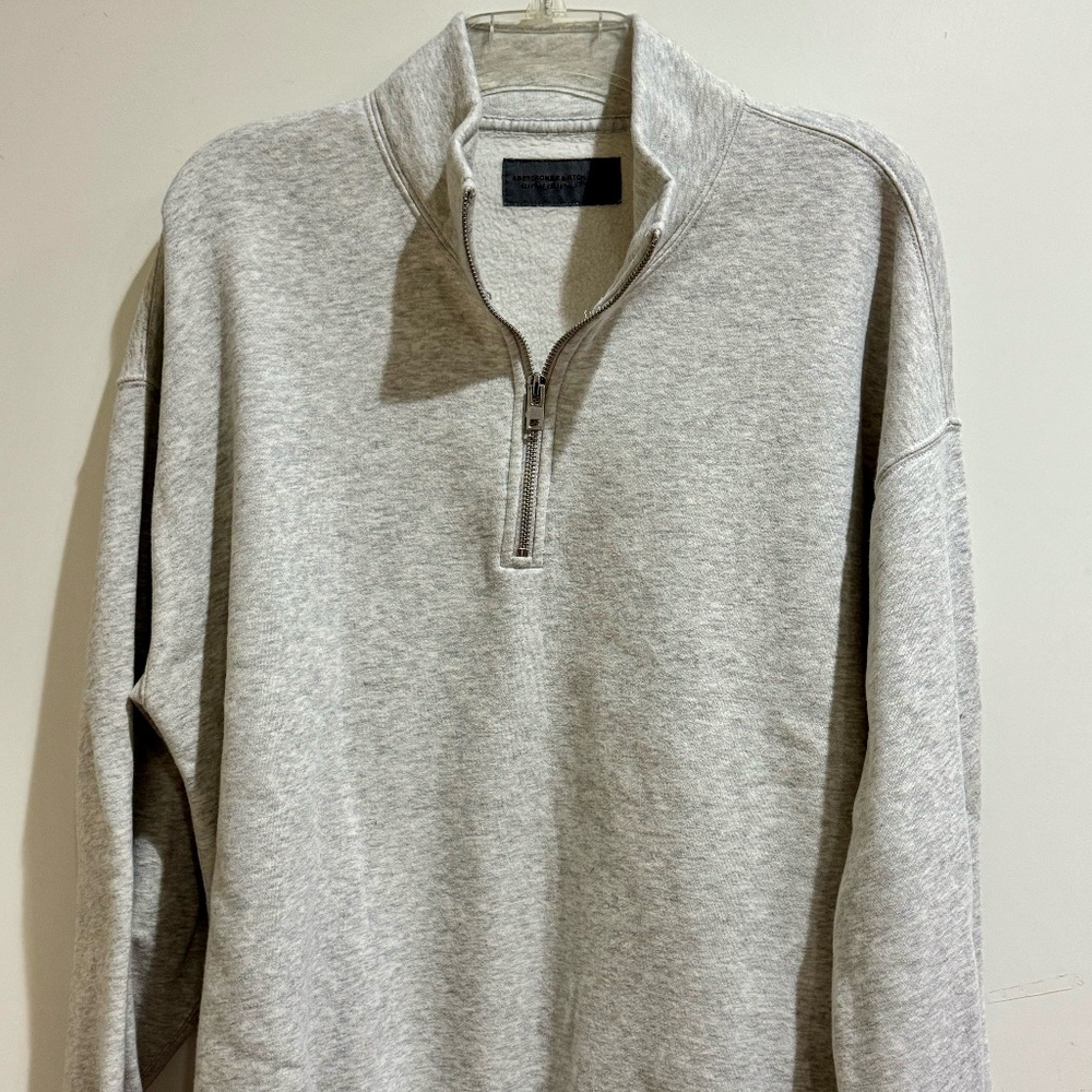 Abercrombie & Fitch SoftAF Essentials Heather Gray Quarter-Zip Fleece (Men’s M)